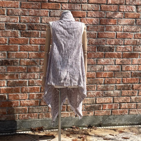 Express One Size Fits All beige cloth vest / OS / Excellent condition - Picture 12 of 14